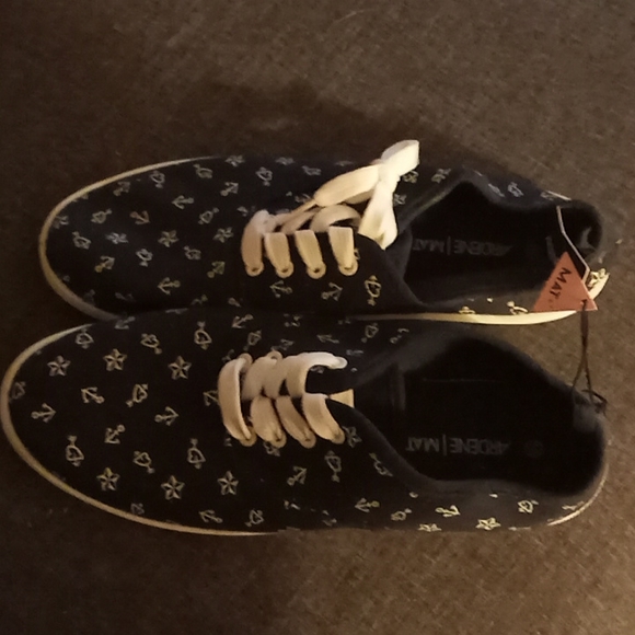 Slip ons - Picture 1 of 1